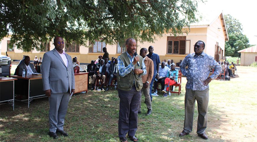 Gov’t mobilises farmers in Acholi sub region Uganda to grow macadamia